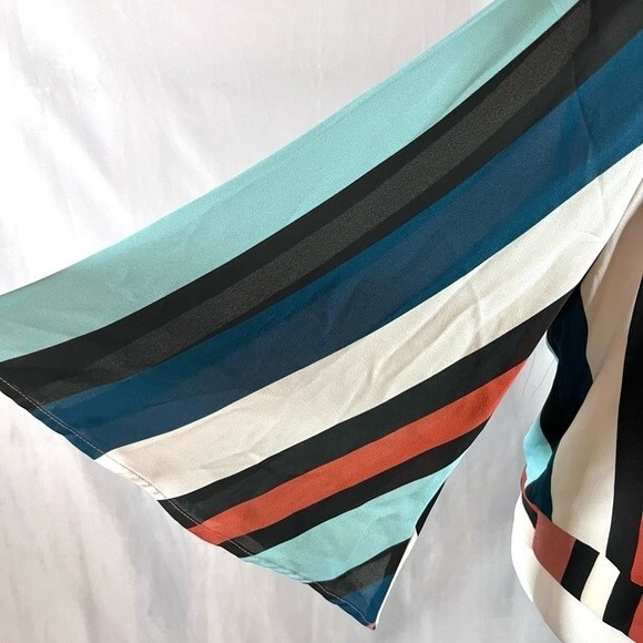 Buckle Willow & Root colorful striped tie front top size large - Picture 4 of 6
